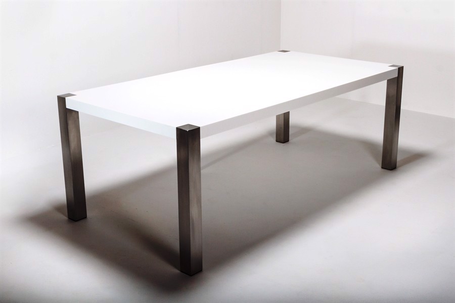 Steelleg spisebord hvid corian m/ 8x8cm stålben 90x200cm ...