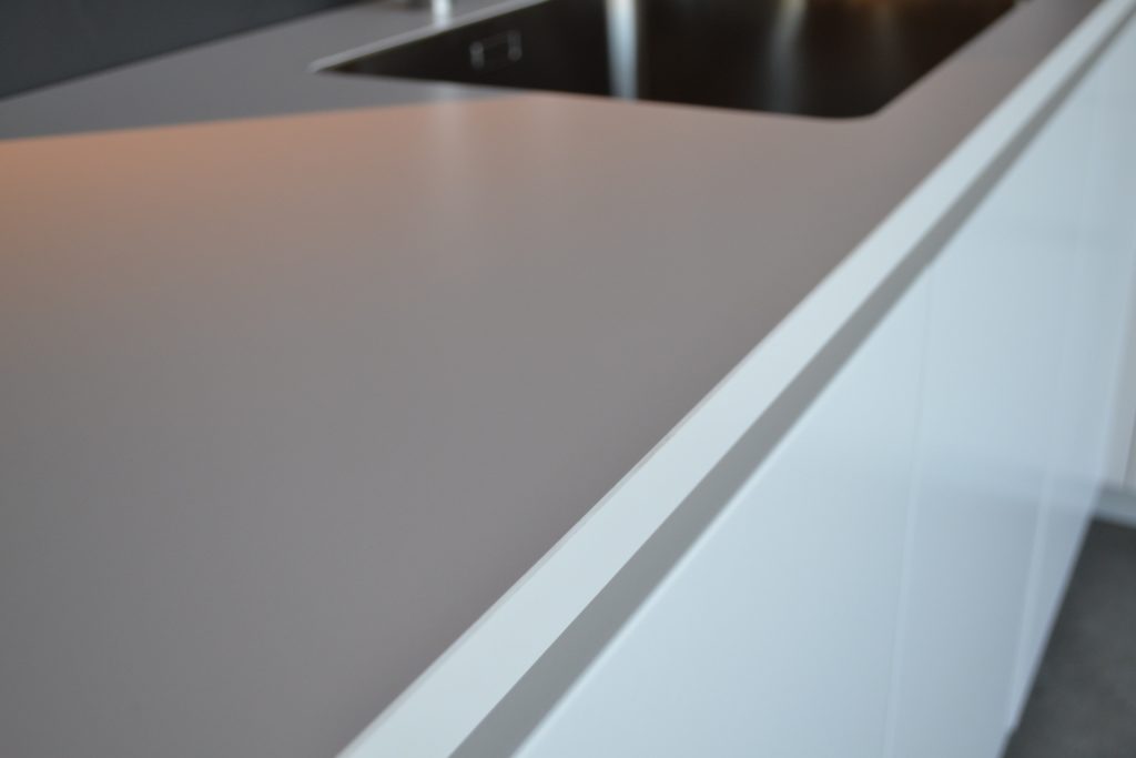 Solid Color laminat (gennemfarvet)