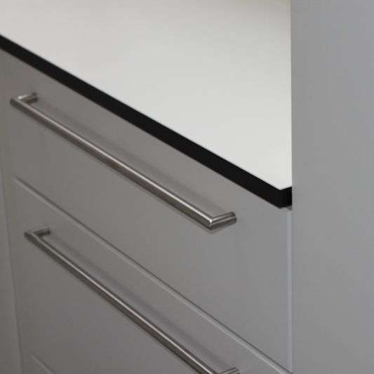 Hvid kompaktlaminat med sort kerne