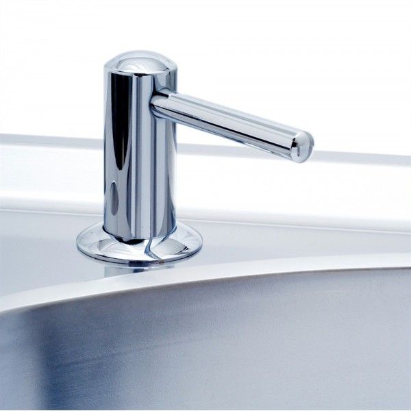 Sæbedispenser i stålvask